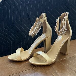 Never Worn Lulus Elegant Gold Women's Heels